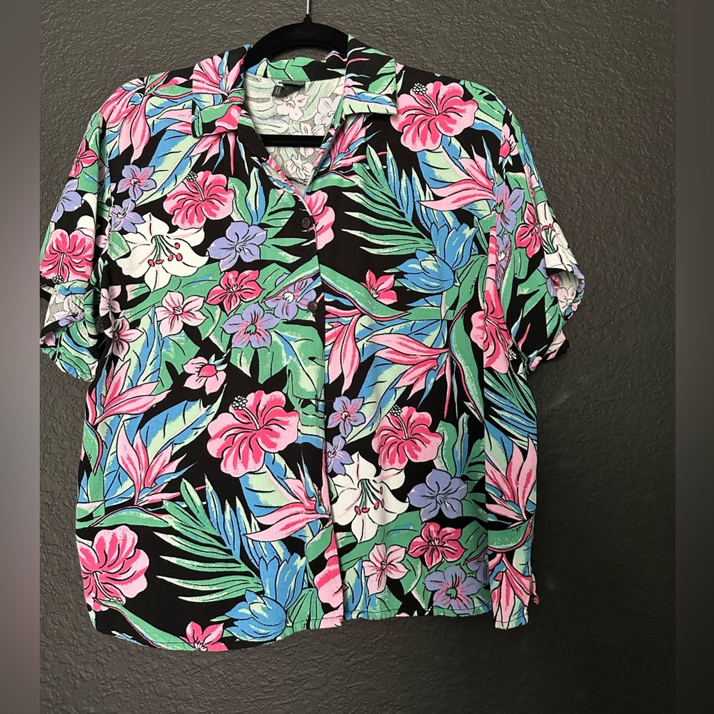 Hawaiian 🌺 button down shirt